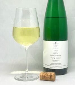 Steffens-Keß Reiler Goldlay Riesling trocken 2021 mit Glass